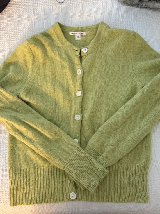 Banana Republic Sweaters - Banana Republic Light Green Button-Front Crewneck Cardigan